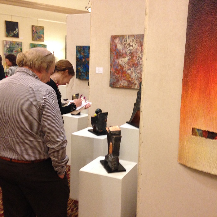 volunteer art show